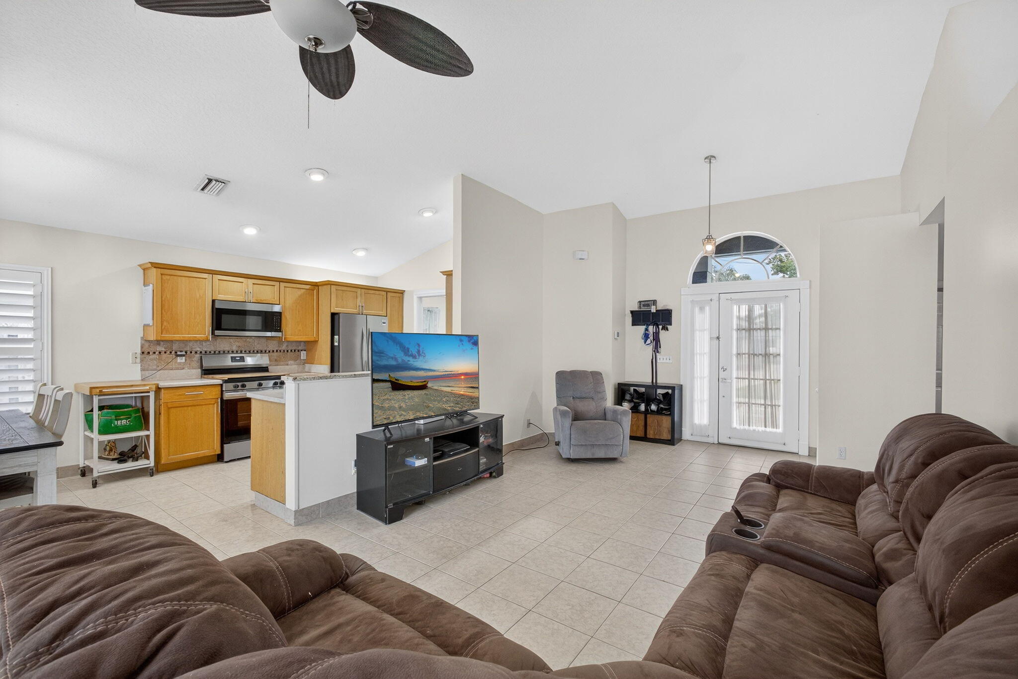 6394 Drake Street Jupiter, FL 33458 - Photo 6 of 54 11-web-or-mls-026_5D1A8392