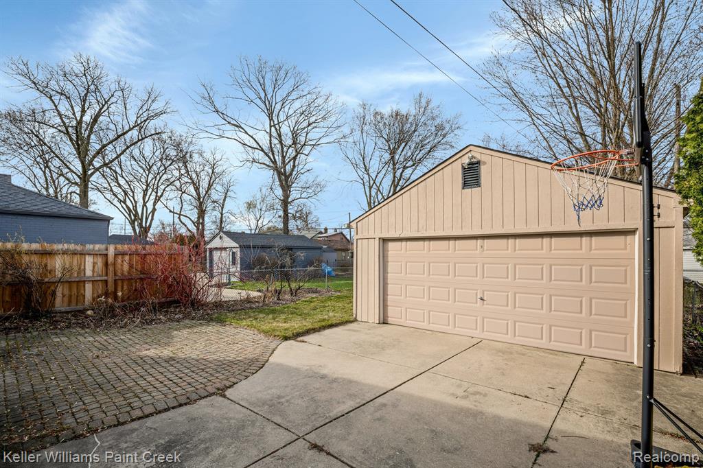 1520 Hampton Road Grosse Pointe Woods, MI 48236 - Photo 30 of 34