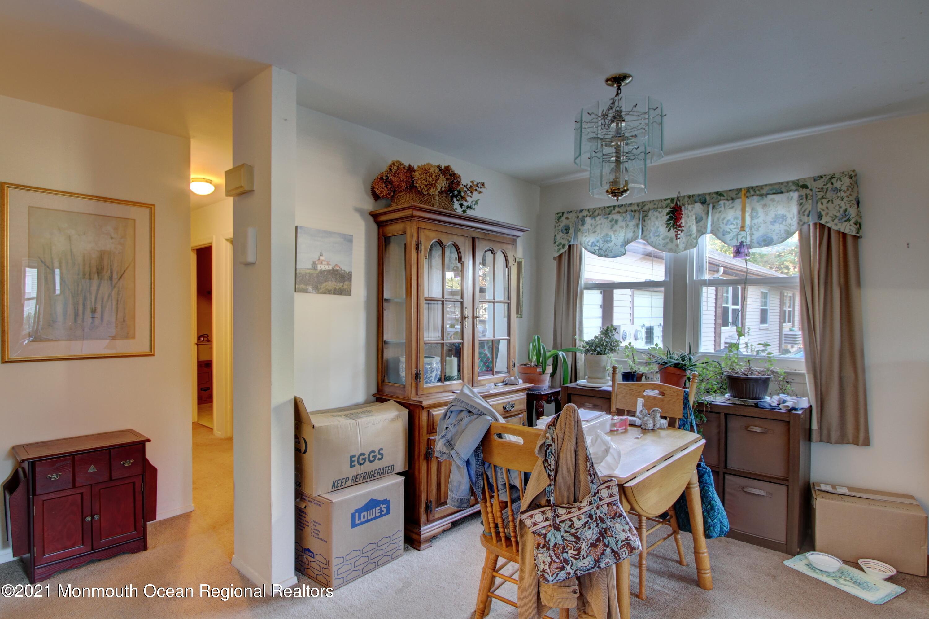 7 D Spring Street Whiting, NJ 08759 - Photo 3 of 16 Dining Area