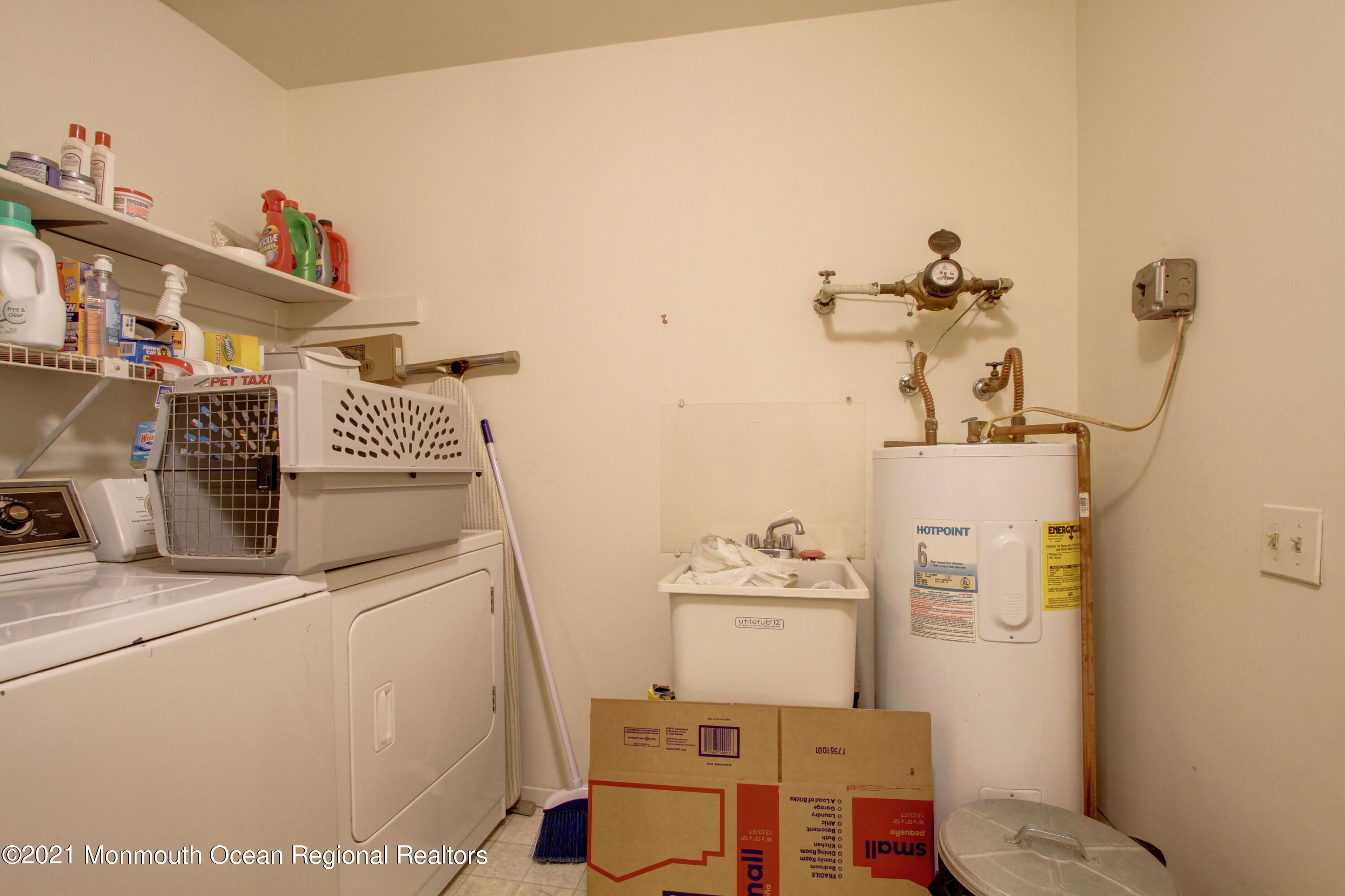 7 D Spring Street Whiting, NJ 08759 - Photo 10 of 16 Laundry Room