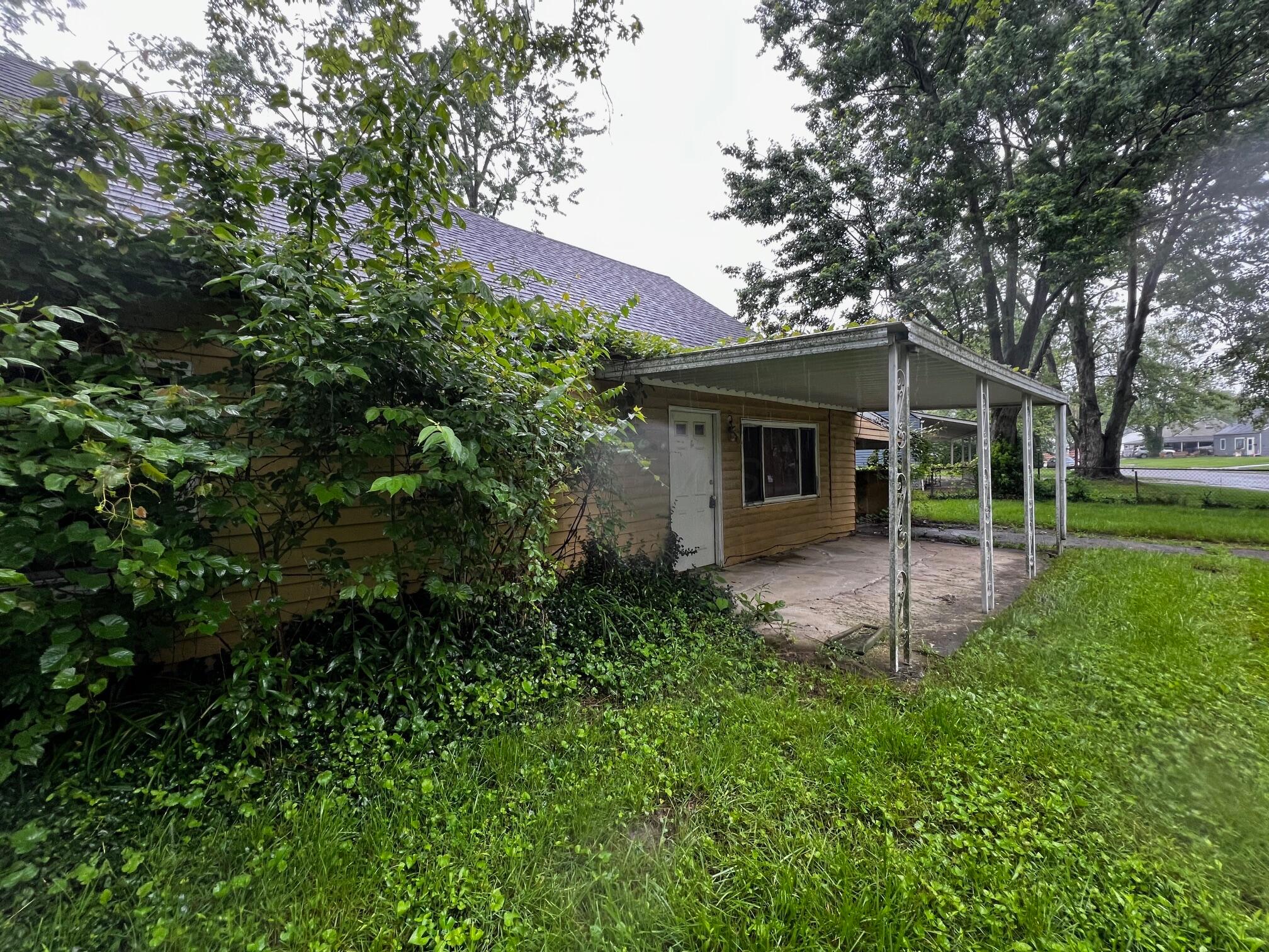 991 Antwerp Road Columbus, OH 43213 - Photo 2 of 4 IMG_4587