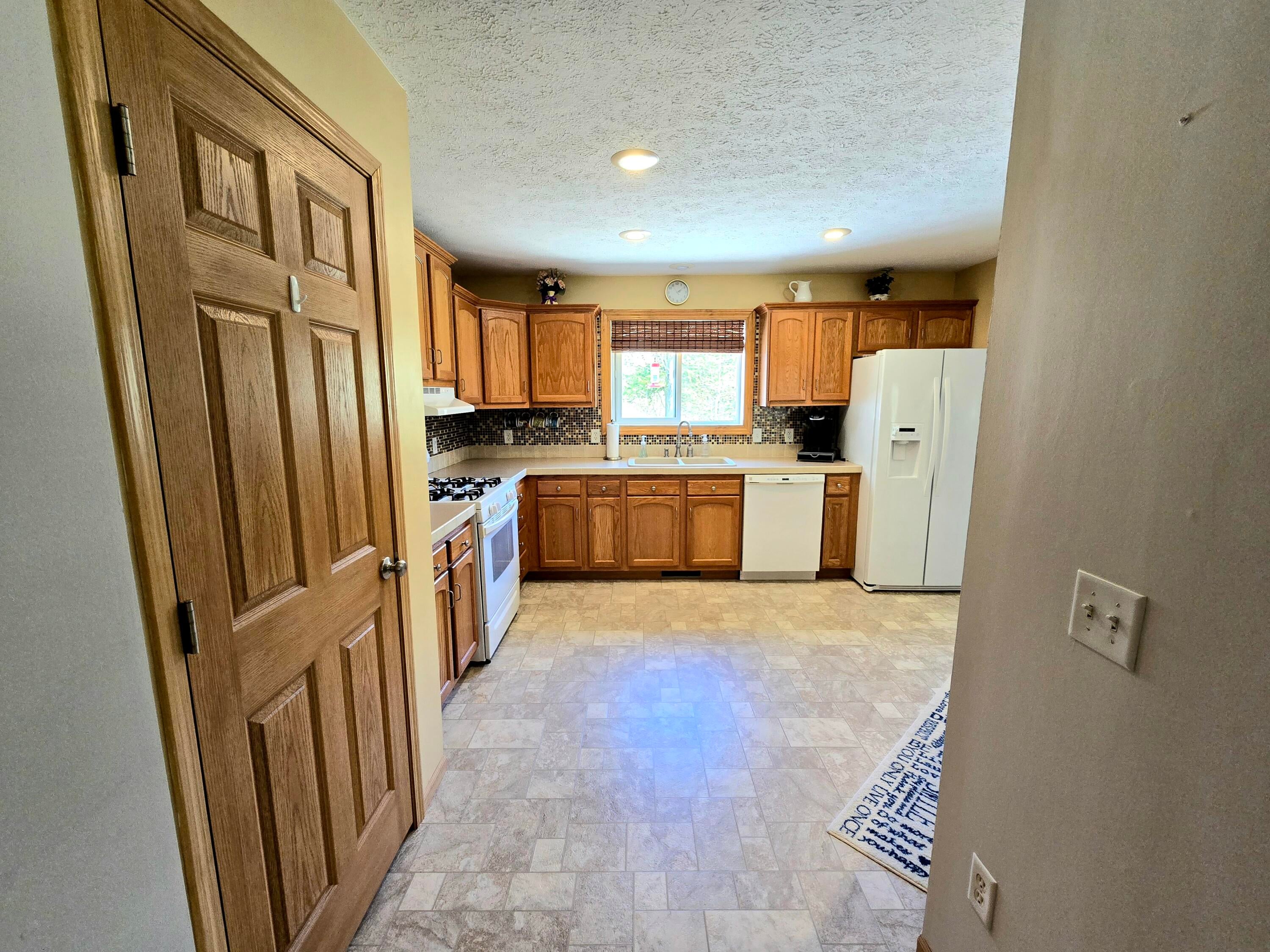 17656 South Deer Run Road Kinross, MI 49752 - Photo 10 of 70 Gallery Image 10