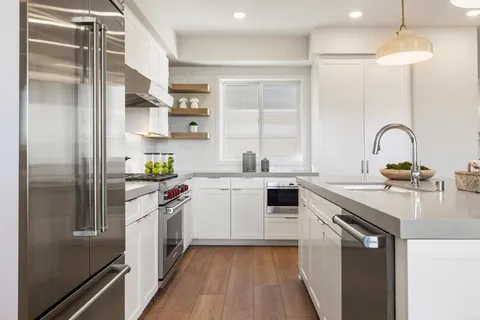 $1,995,000 | 320 Chinquapin Avenue, Carlsbad, CA 92008