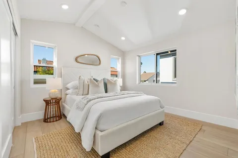 $1,995,000 | 320 Chinquapin Avenue, Carlsbad, CA 92008