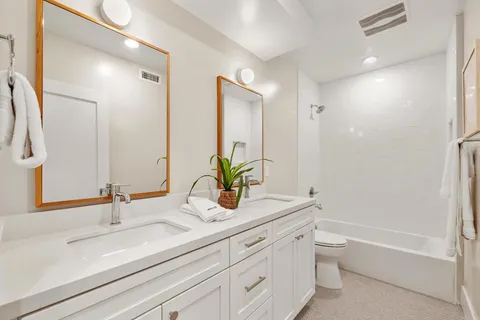 $1,995,000 | 320 Chinquapin Avenue, Carlsbad, CA 92008