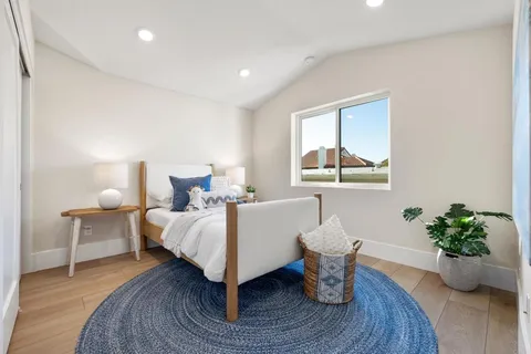 $1,995,000 | 320 Chinquapin Avenue, Carlsbad, CA 92008