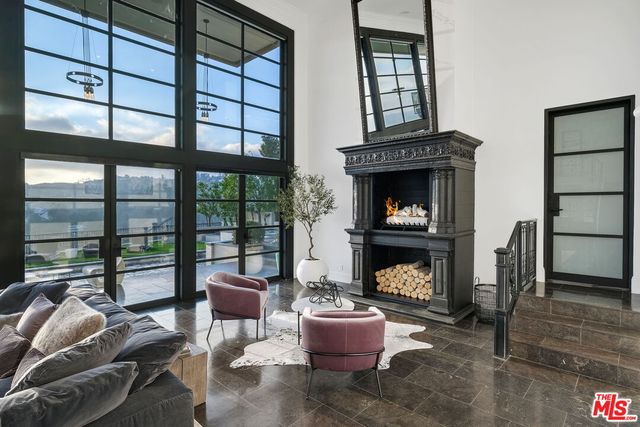 $38,000 | 2135 Hercules Drive, Los Angeles, CA 90046