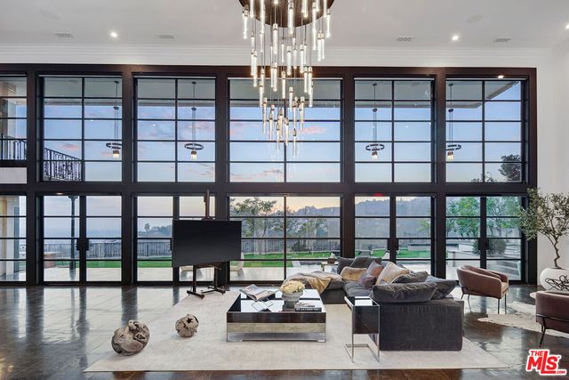 $38,000 | 2135 Hercules Drive, Los Angeles, CA 90046