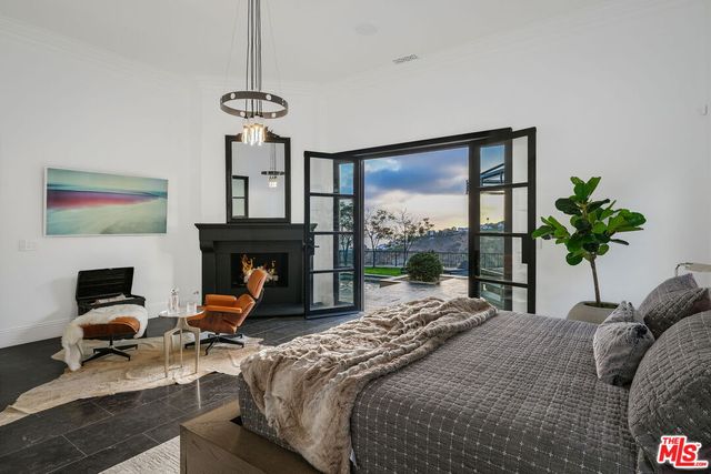 $38,000 | 2135 Hercules Drive, Los Angeles, CA 90046