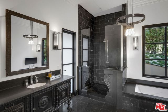 $38,000 | 2135 Hercules Drive, Los Angeles, CA 90046