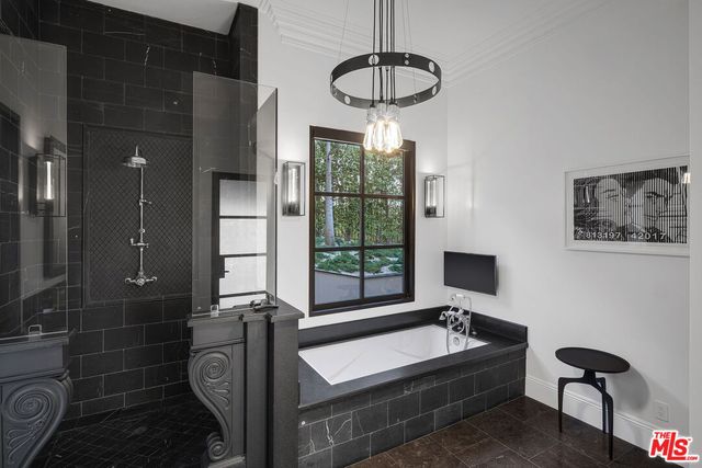 $38,000 | 2135 Hercules Drive, Los Angeles, CA 90046