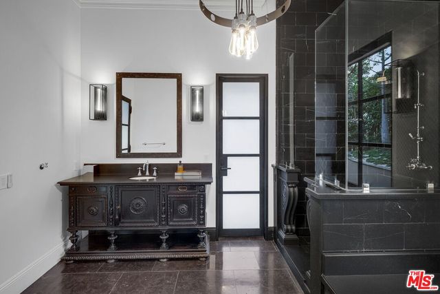 $38,000 | 2135 Hercules Drive, Los Angeles, CA 90046