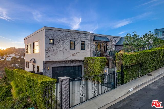 $38,000 | 2135 Hercules Drive, Los Angeles, CA 90046