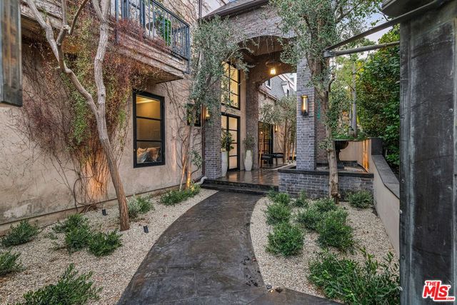 $38,000 | 2135 Hercules Drive, Los Angeles, CA 90046