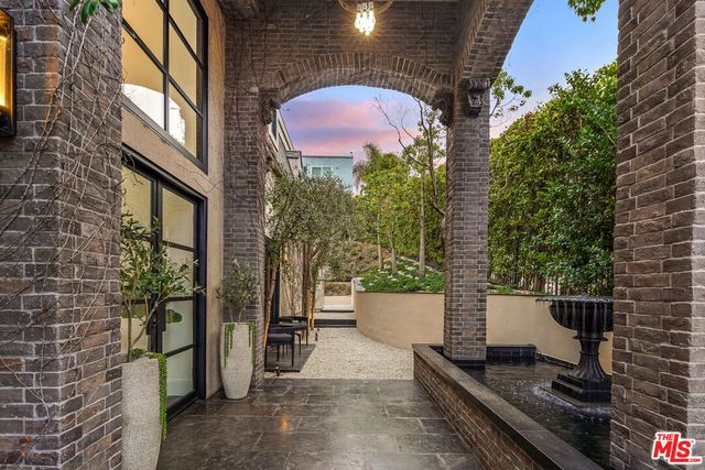 $38,000 | 2135 Hercules Drive, Los Angeles, CA 90046