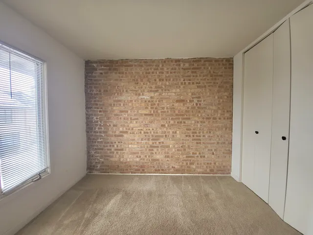 $2,500 | 724 Concord Lane, Barrington, IL 60010