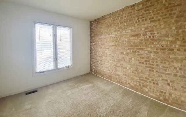 $2,500 | 724 Concord Lane, Barrington, IL 60010