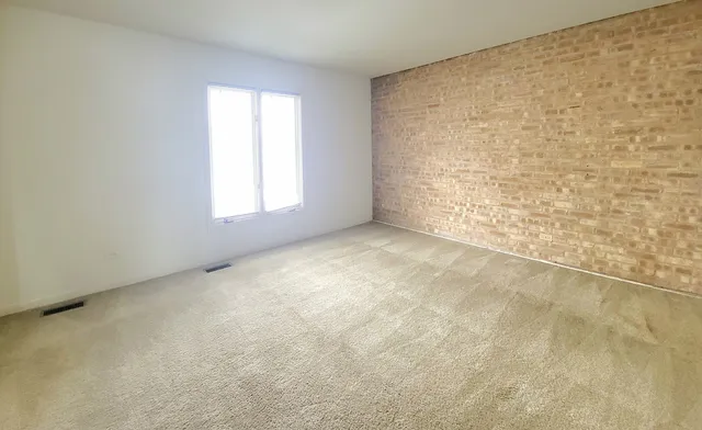 $2,500 | 724 Concord Lane, Barrington, IL 60010