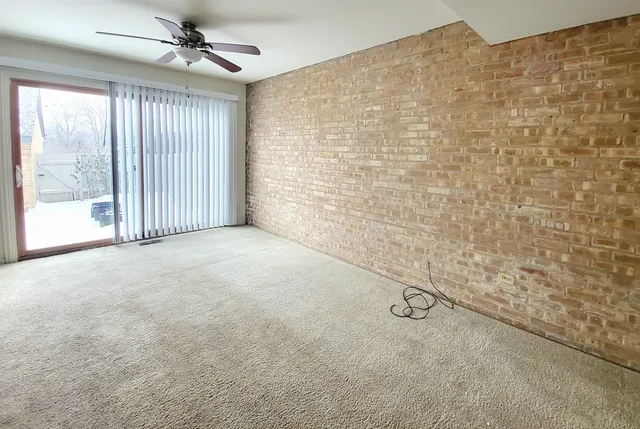 $2,500 | 724 Concord Lane, Barrington, IL 60010