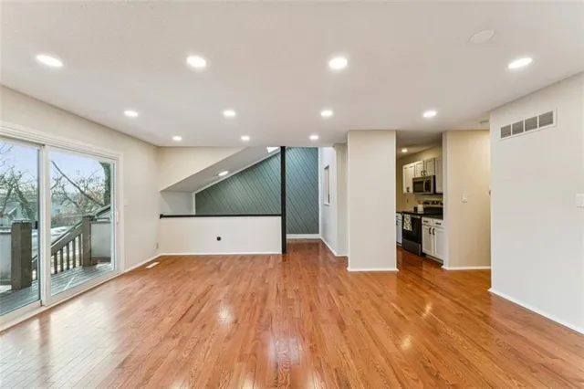 $237,500 | 10902 Bradshaw Street, Overland Park, KS 66210