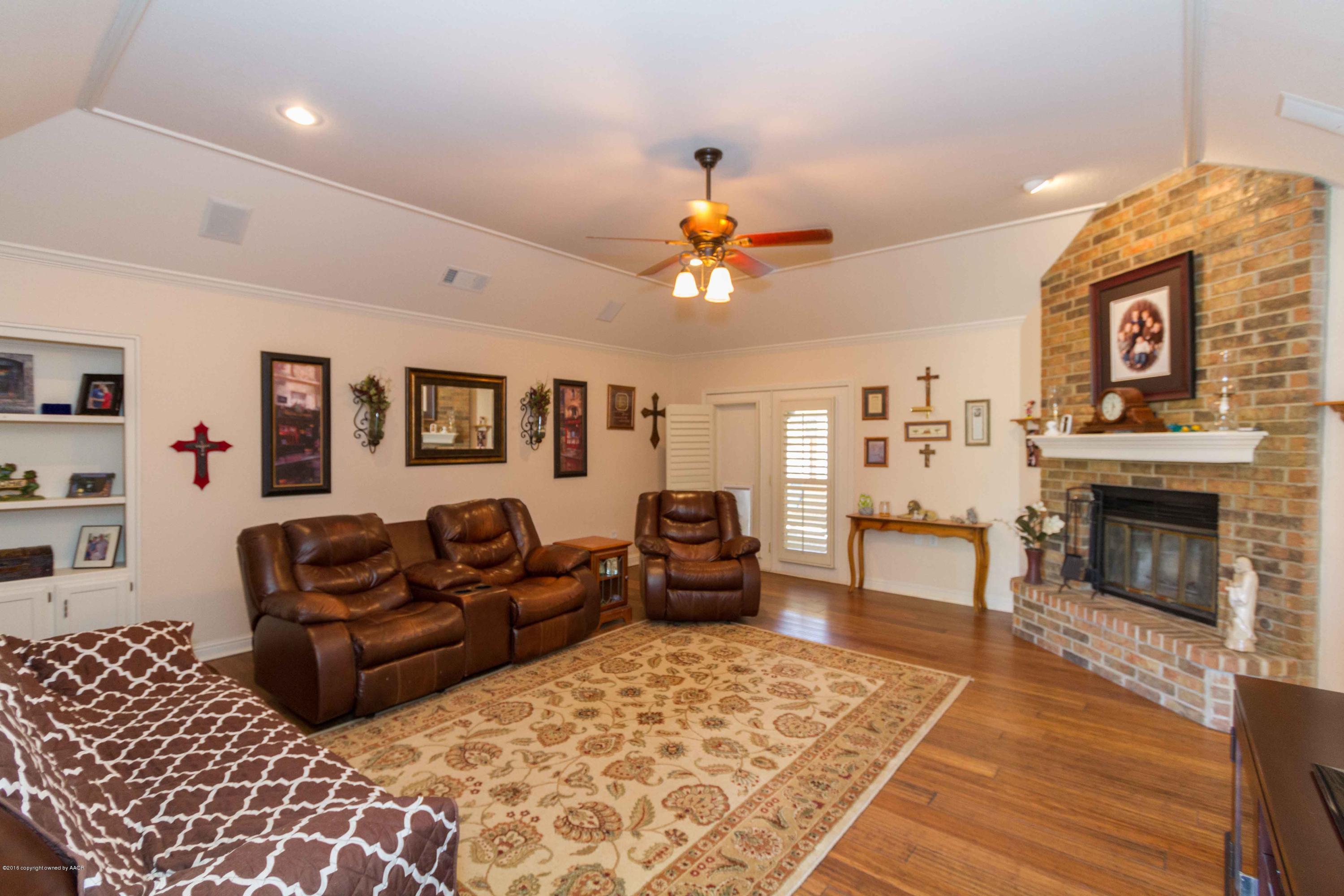 7253 Bayswater Road Amarillo, TX 79109 - Photo 12 of 34 LIVING ROOM VIEW 1