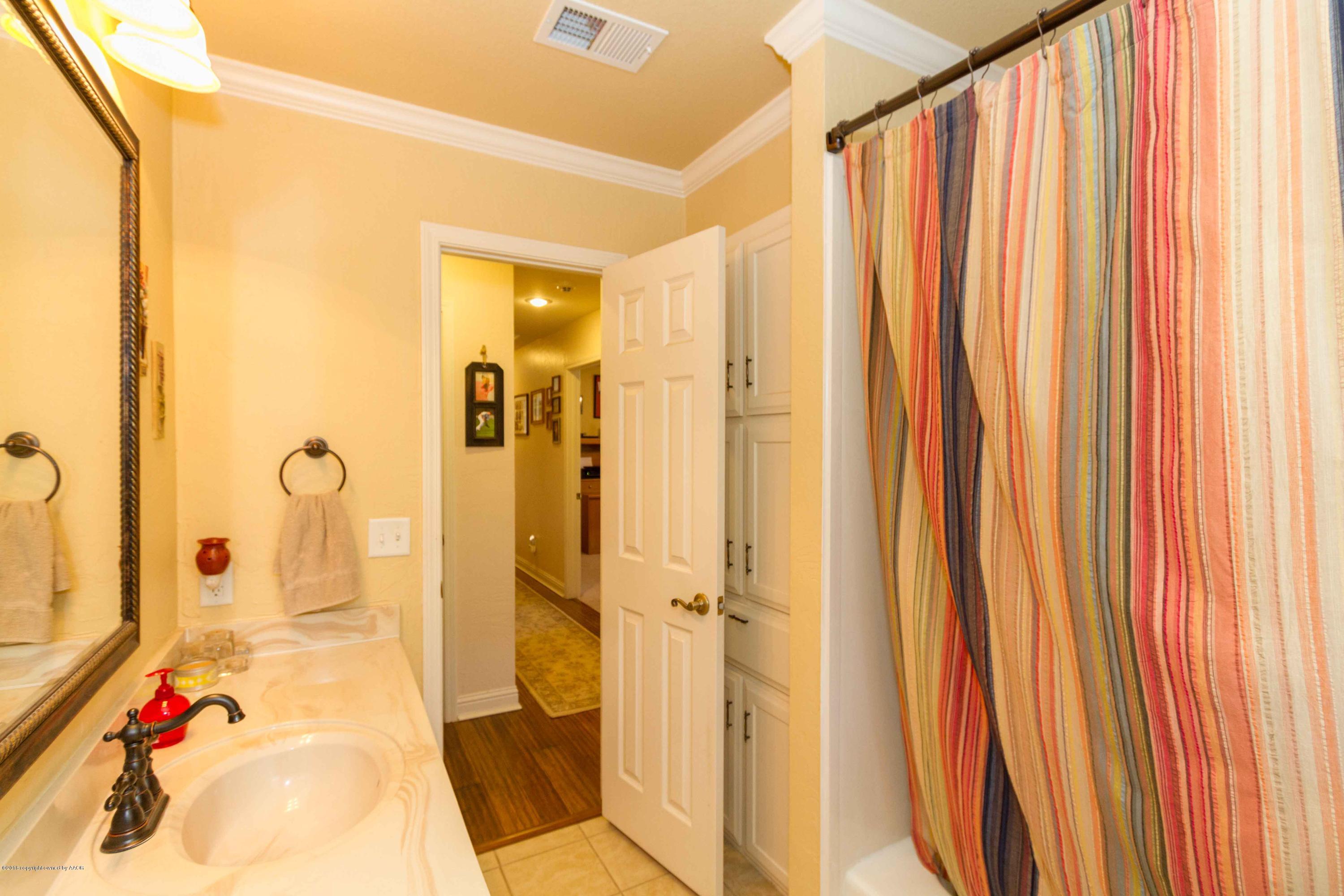 7253 Bayswater Road Amarillo, TX 79109 - Photo 16 of 34 BATHROOM 2 VIEW 2