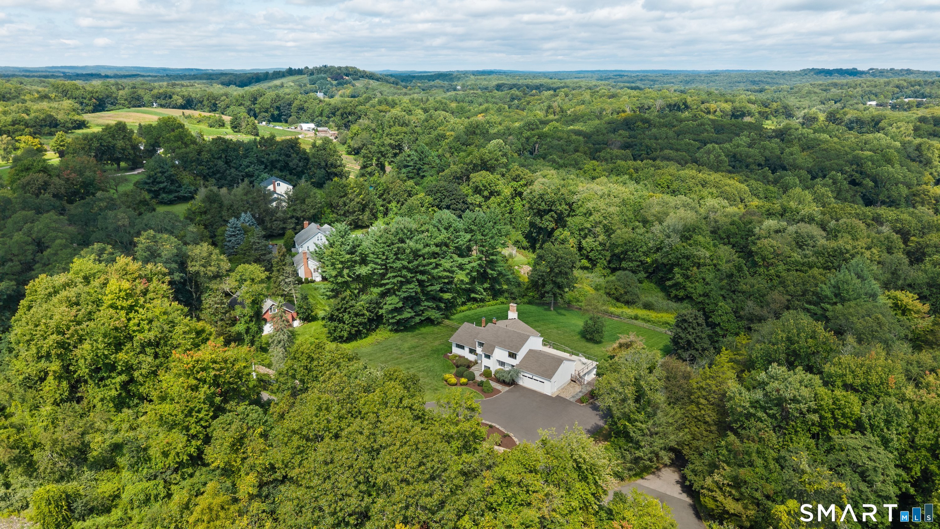 418 Morehouse Road Easton, CT 06612 - Photo 2 of 39 Gallery Image 2
