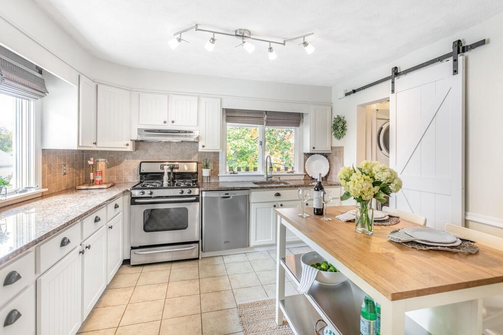 48 Clewley Road, Unit 2 Medford, MA 02155 - Photo 7 of 23
