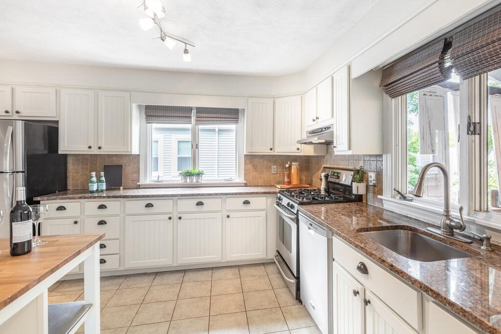 48 Clewley Road, Unit 2 Medford, MA 02155 - Photo 8 of 23