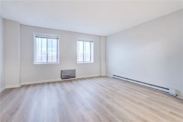 $975 | 400 Main Street, Unit B10, East Rochester, NY 14445