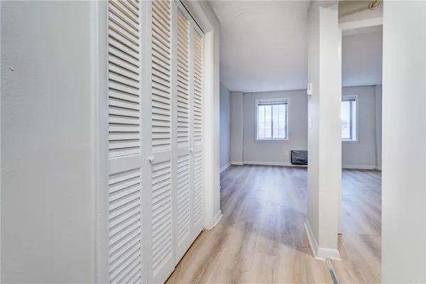 $975 | 400 Main Street, Unit B10, East Rochester, NY 14445