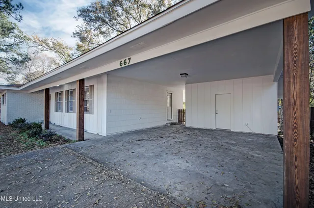 $229,000 | 667 Reddoch Drive, Jackson, MS 39211