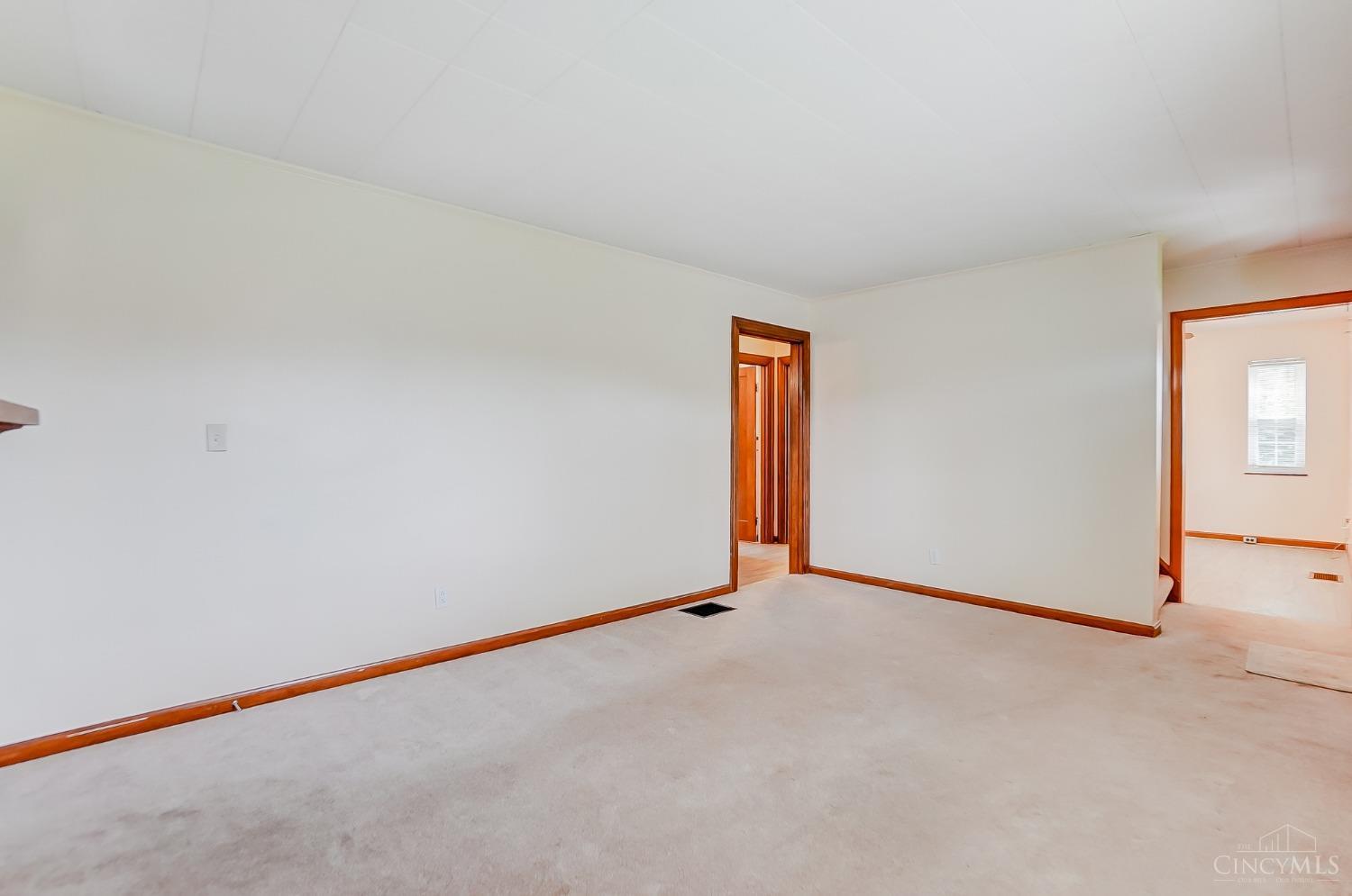 6652 Dawson Road Madeira, OH 45243 - Photo 6 of 36
