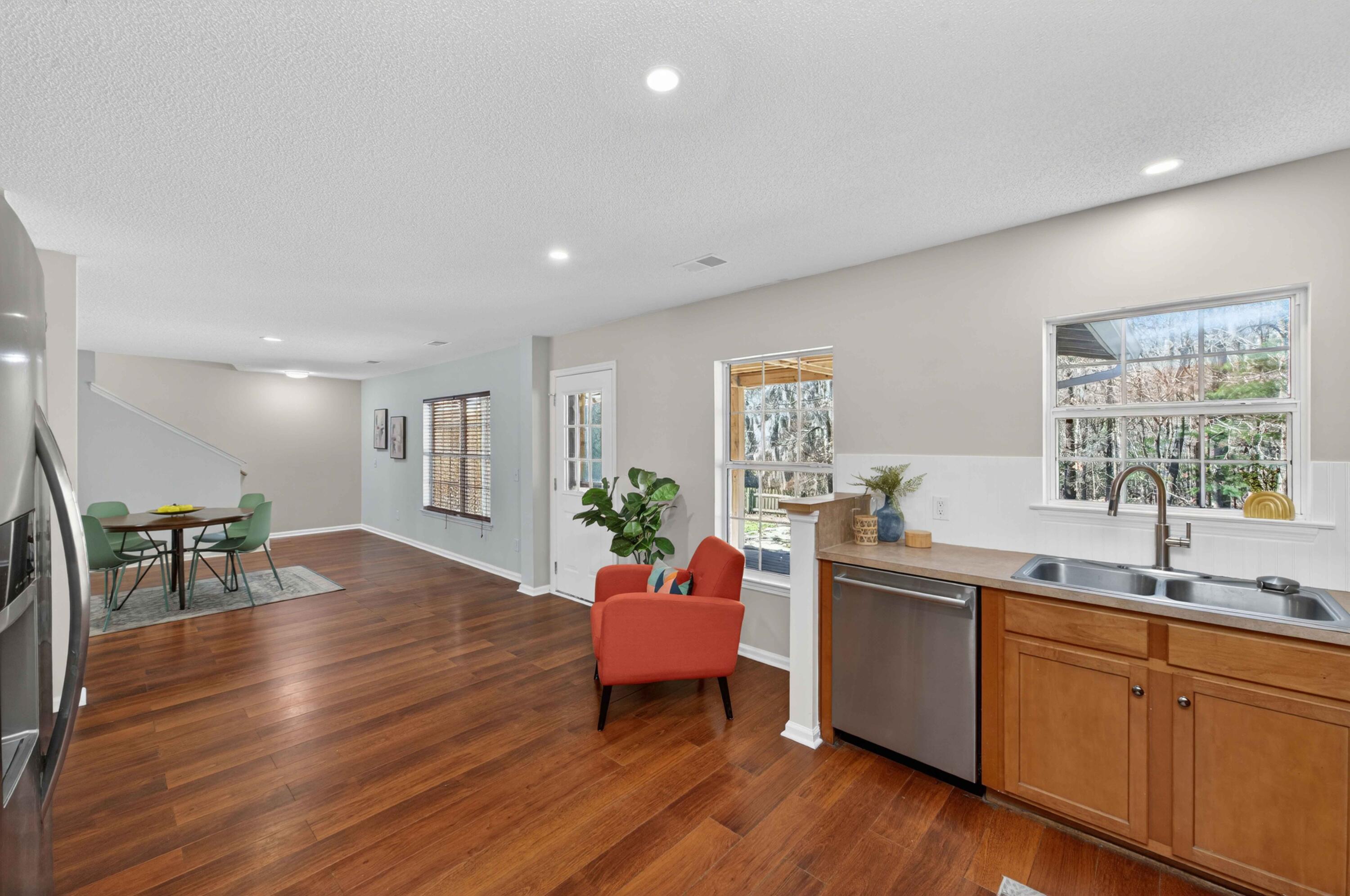 132 Hammerbeck Road Summerville, SC 29483 - Photo 18 of 47 132 Hammerbeck Staging-17