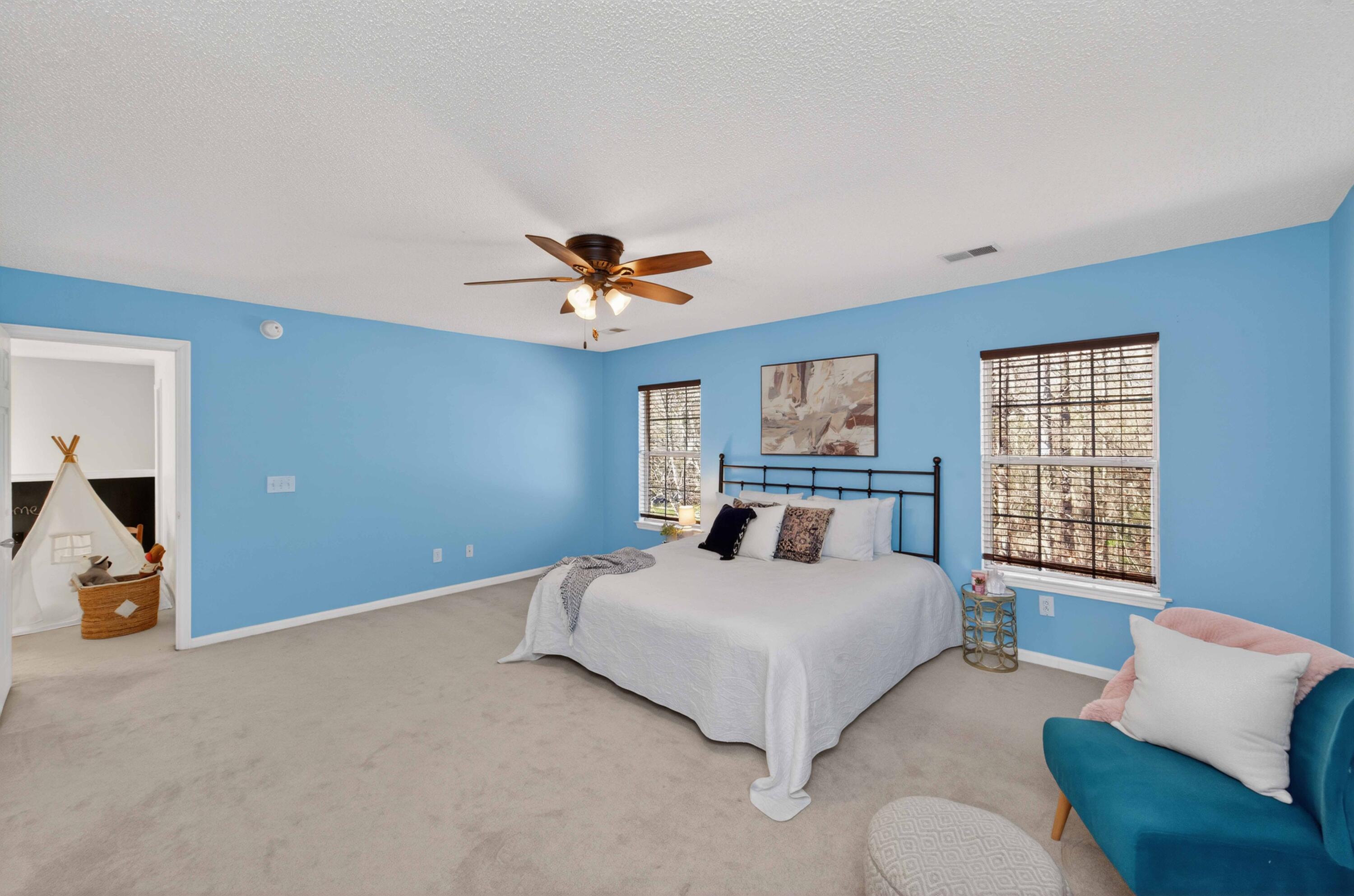 132 Hammerbeck Road Summerville, SC 29483 - Photo 28 of 47 132 Hammerbeck Staging-8