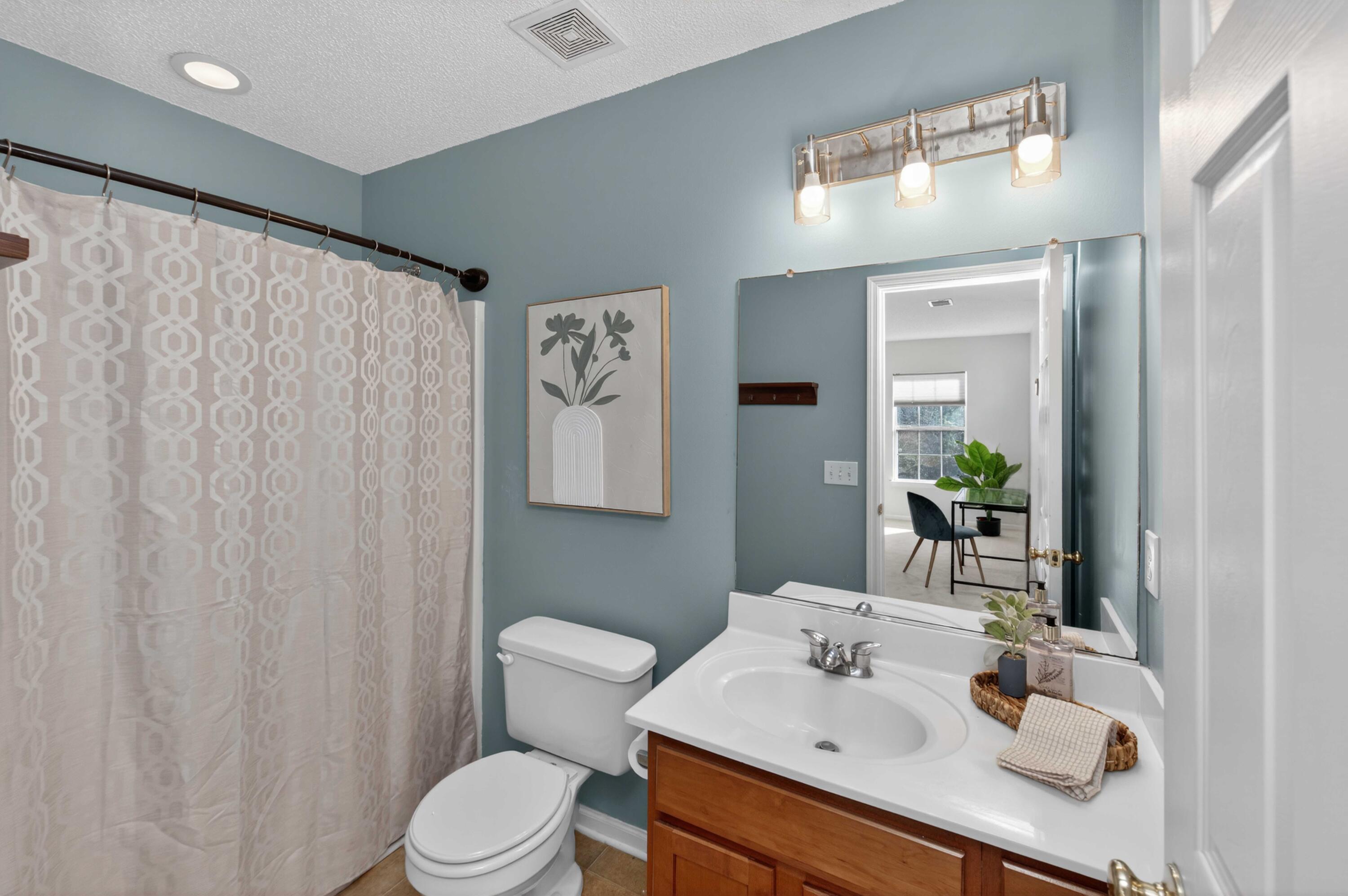 132 Hammerbeck Road Summerville, SC 29483 - Photo 37 of 47 132 Hammerbeck Staging-12