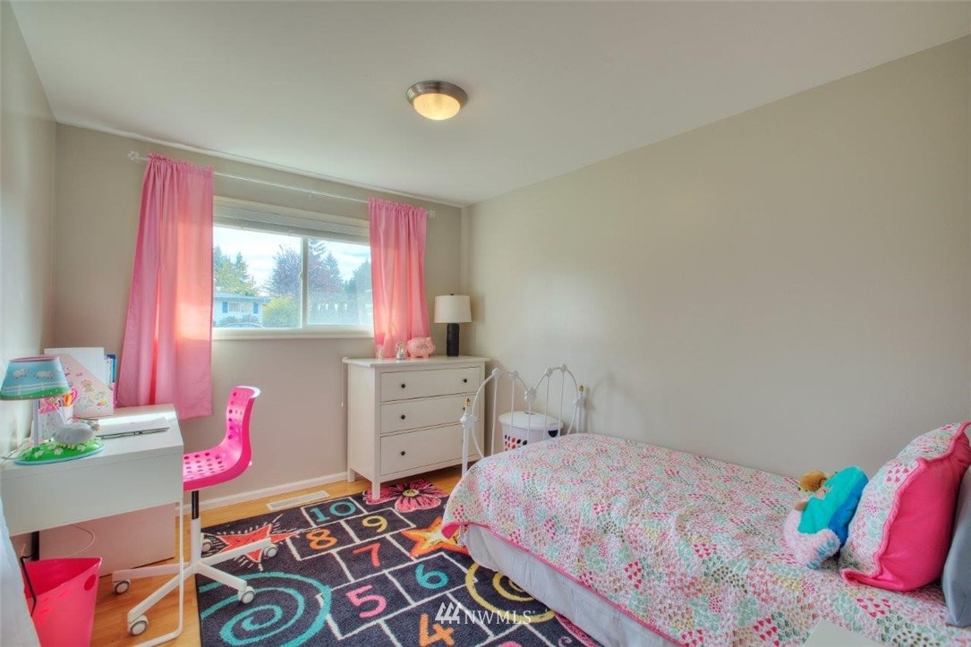 833 Index Court Northeast Renton, WA 98056 - Photo 13 of 18
