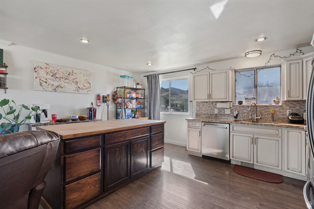 8172 Bowler Circle Magna, UT 84044 - Photo 2 of 15
