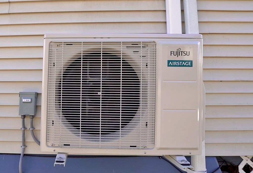 515 R Norfolk Street Boston, MA 02126 - Photo 18 of 26 a view of door