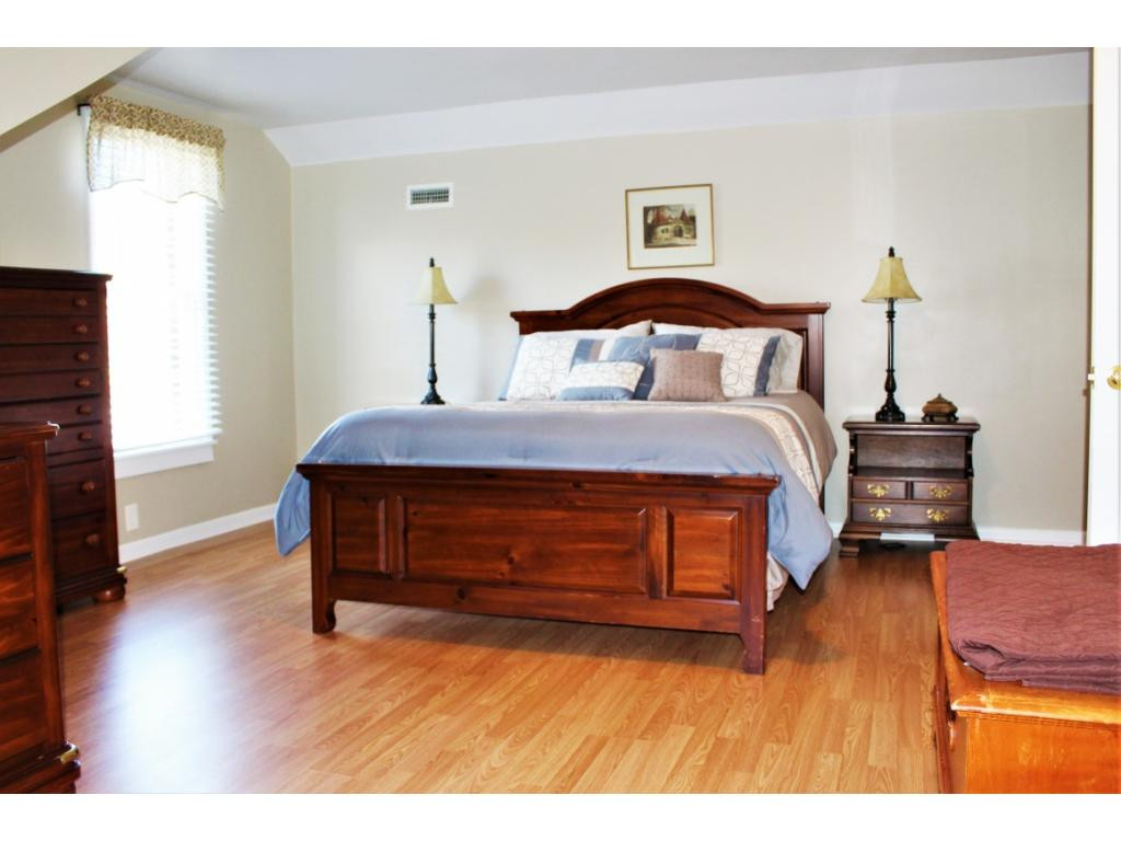 376 Sugar Run Road Jonesville, VA 24263 - Photo 23 of 36 Bedroom 2upstairs