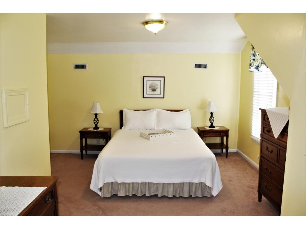 376 Sugar Run Road Jonesville, VA 24263 - Photo 25 of 36 Bedroom 3upstairs