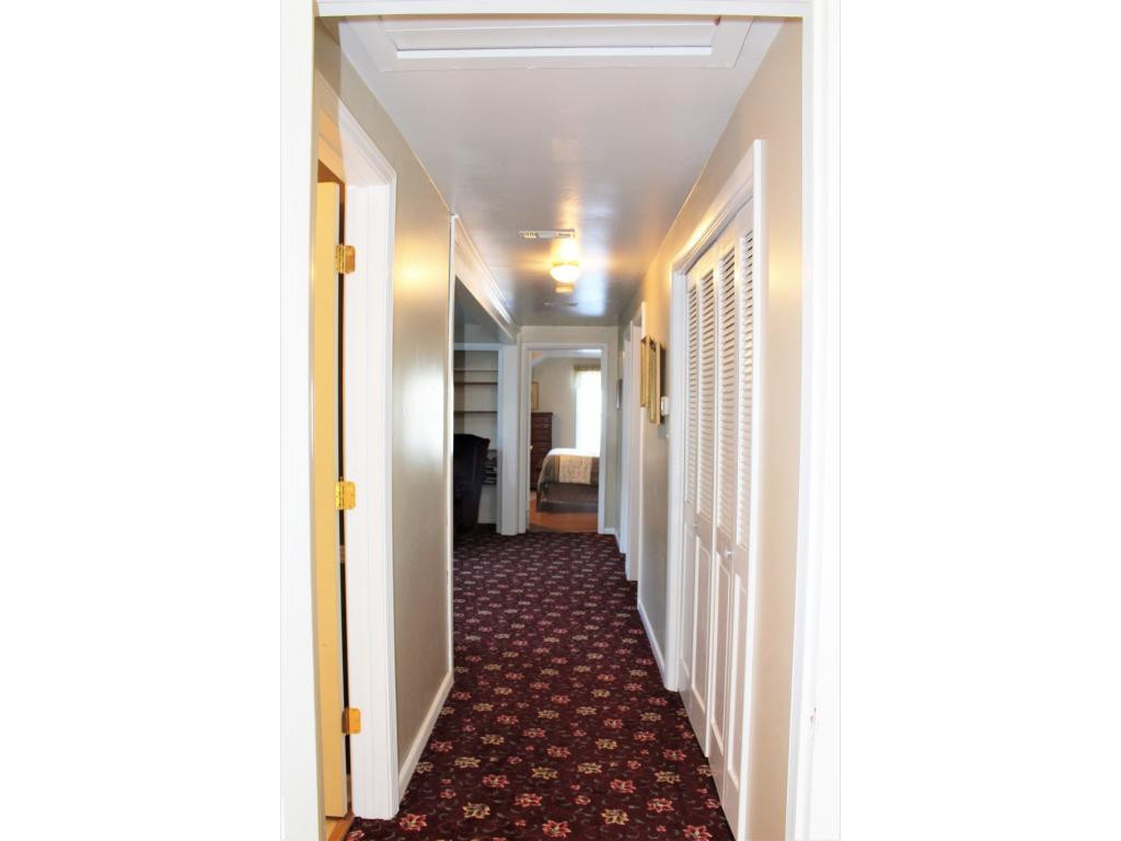 376 Sugar Run Road Jonesville, VA 24263 - Photo 29 of 36 Upstairs hall