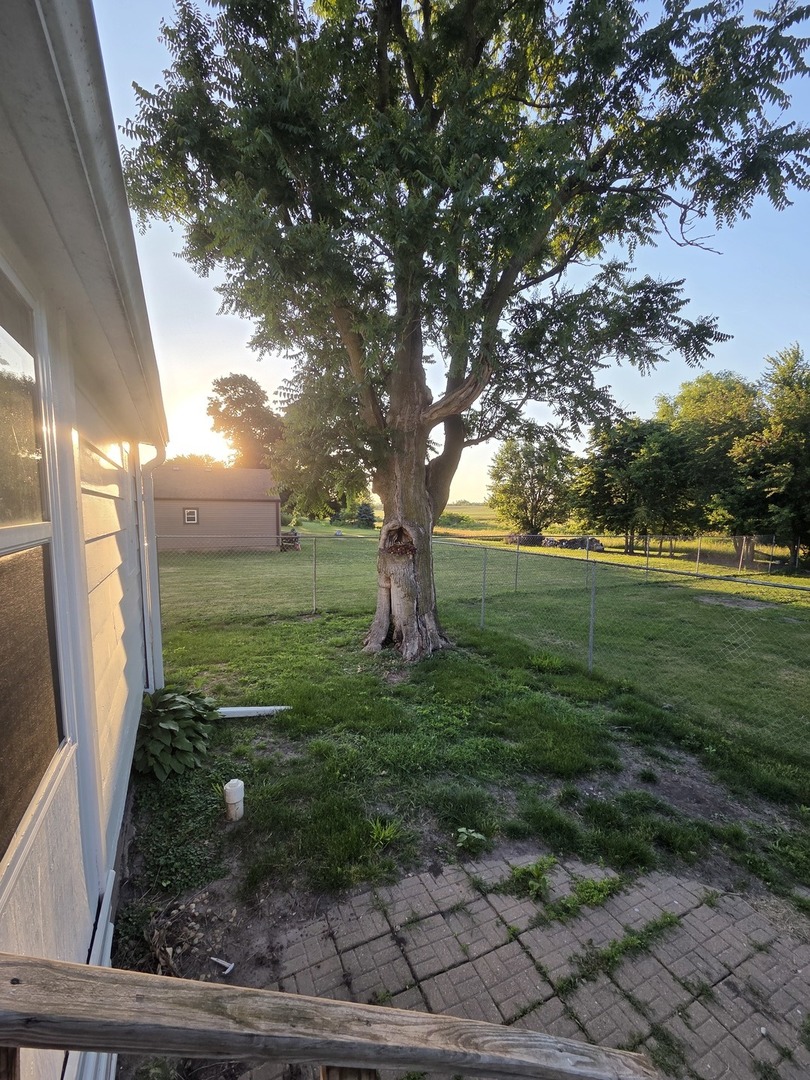 19550 Fellows Road Morrison, IL 61270 - Photo 17 of 19