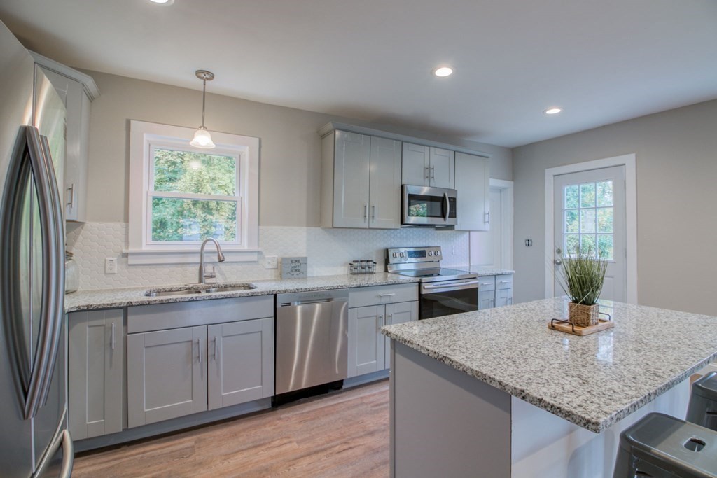 10 Maple Terrace, Unit 10 Three Rivers, MA 01080 - Photo 3 of 20