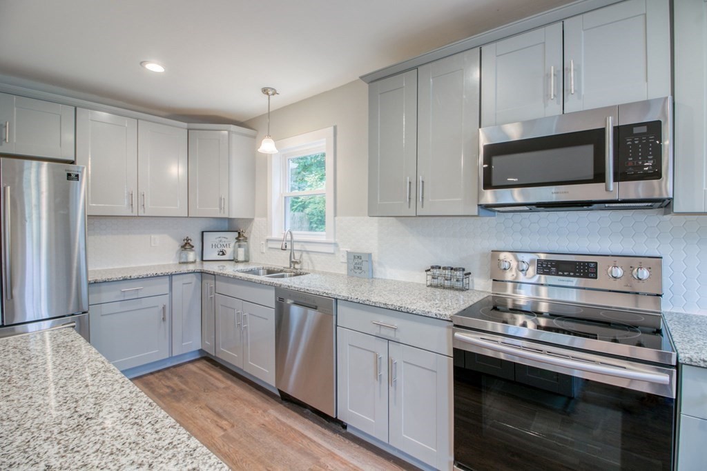 10 Maple Terrace, Unit 10 Three Rivers, MA 01080 - Photo 4 of 20