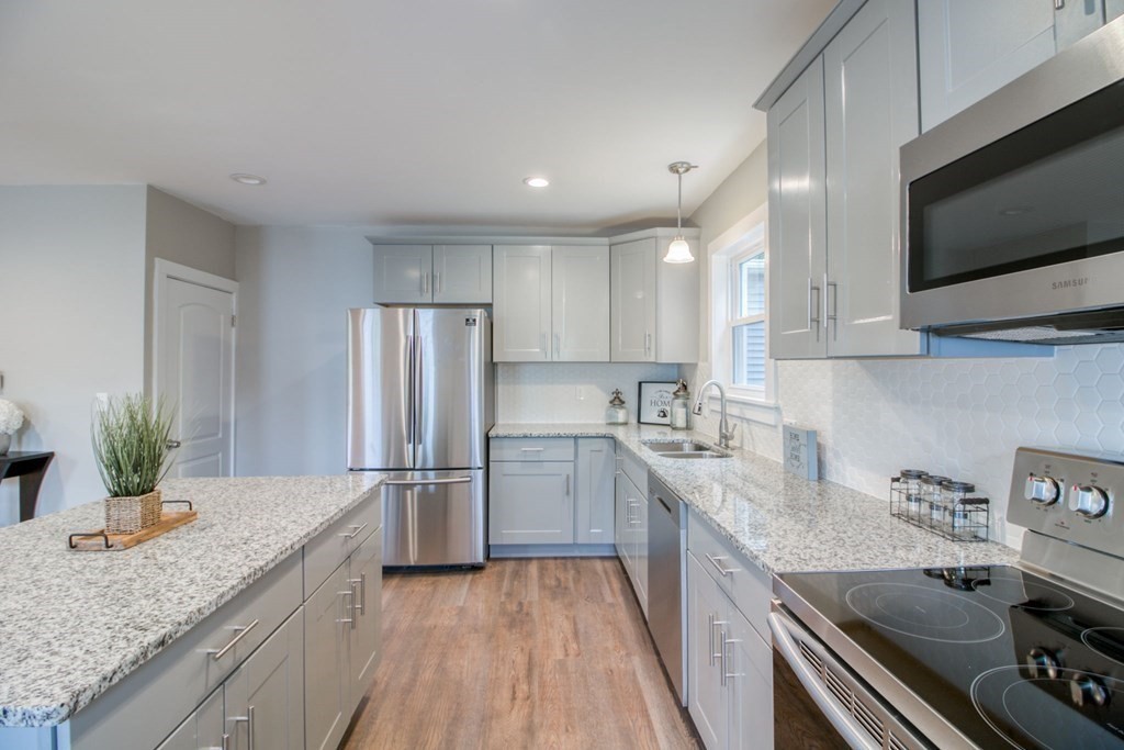 10 Maple Terrace, Unit 10 Three Rivers, MA 01080 - Photo 5 of 20