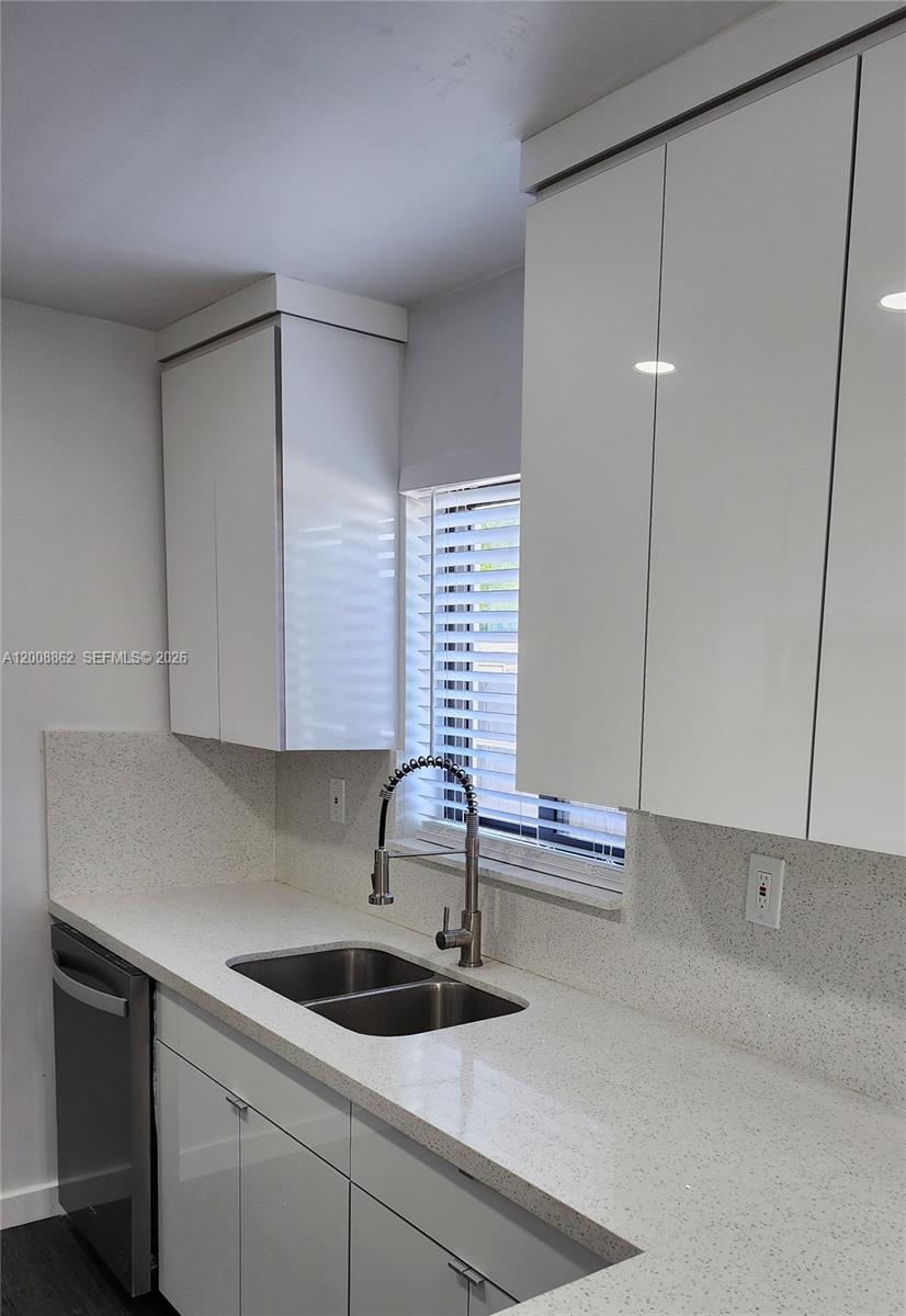 8701 Southwest 36th Street Miami, FL 33165 - Photo 2 of 9