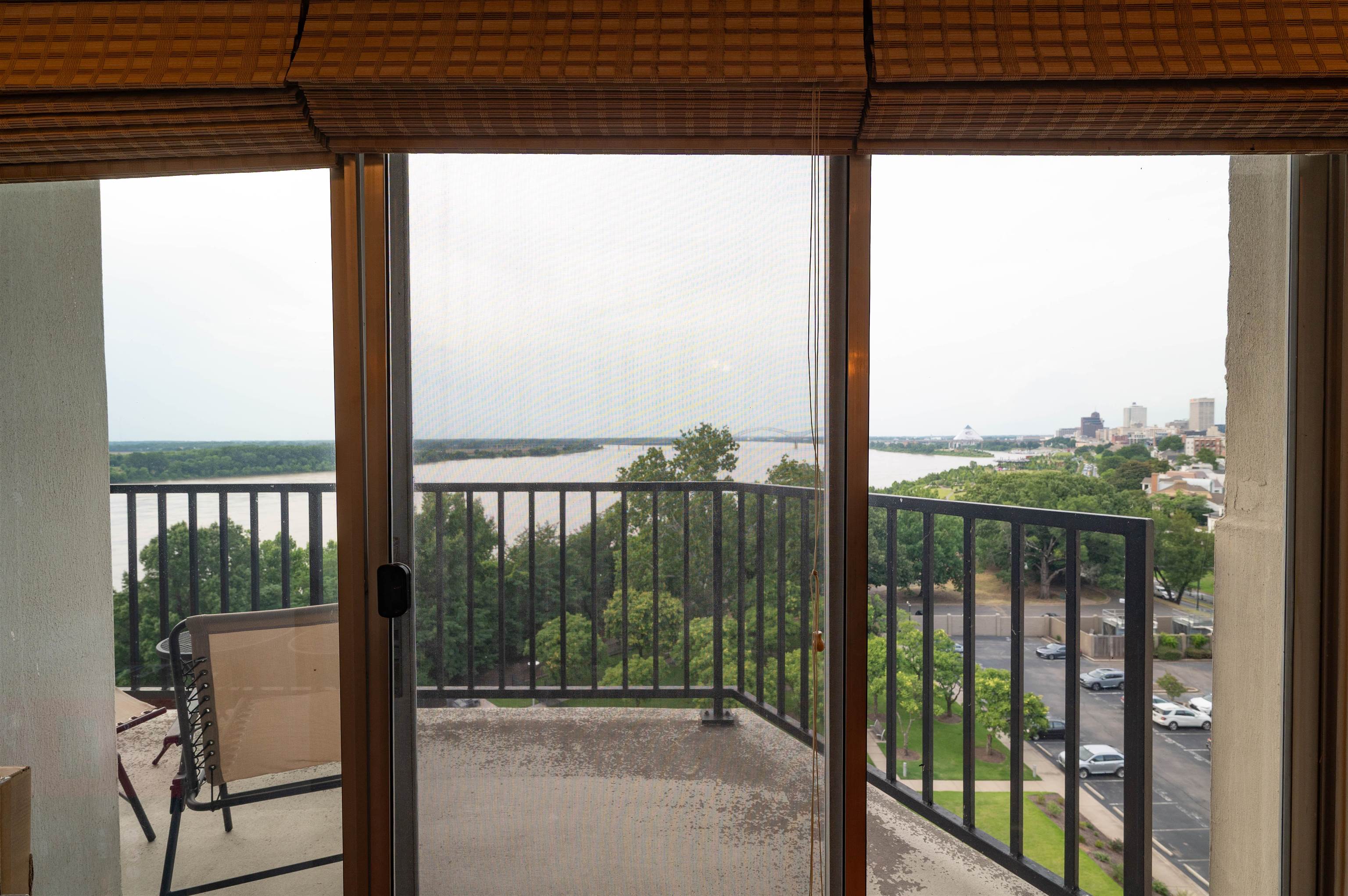 655 Riverside Drive, Unit 801 Memphis, TN 38103 - Photo 13 of 35