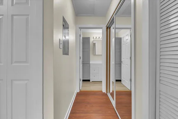 $199,900 | 1444 Woodview Drive, Unit 7, Crown Point, IN 46307