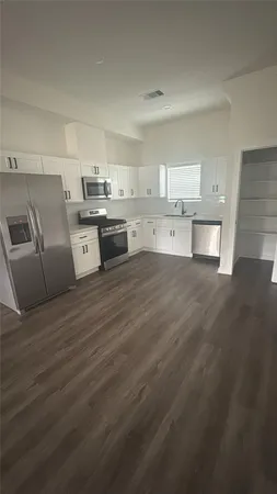 $1,500 | 605 Center Street, Richmond, TX 77469